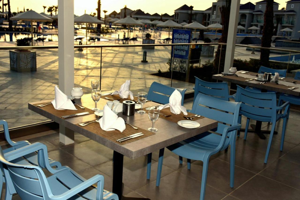 Pickalbatros White Beach Taghazout (Adults Only) Exterior photo The restaurant at the hotel