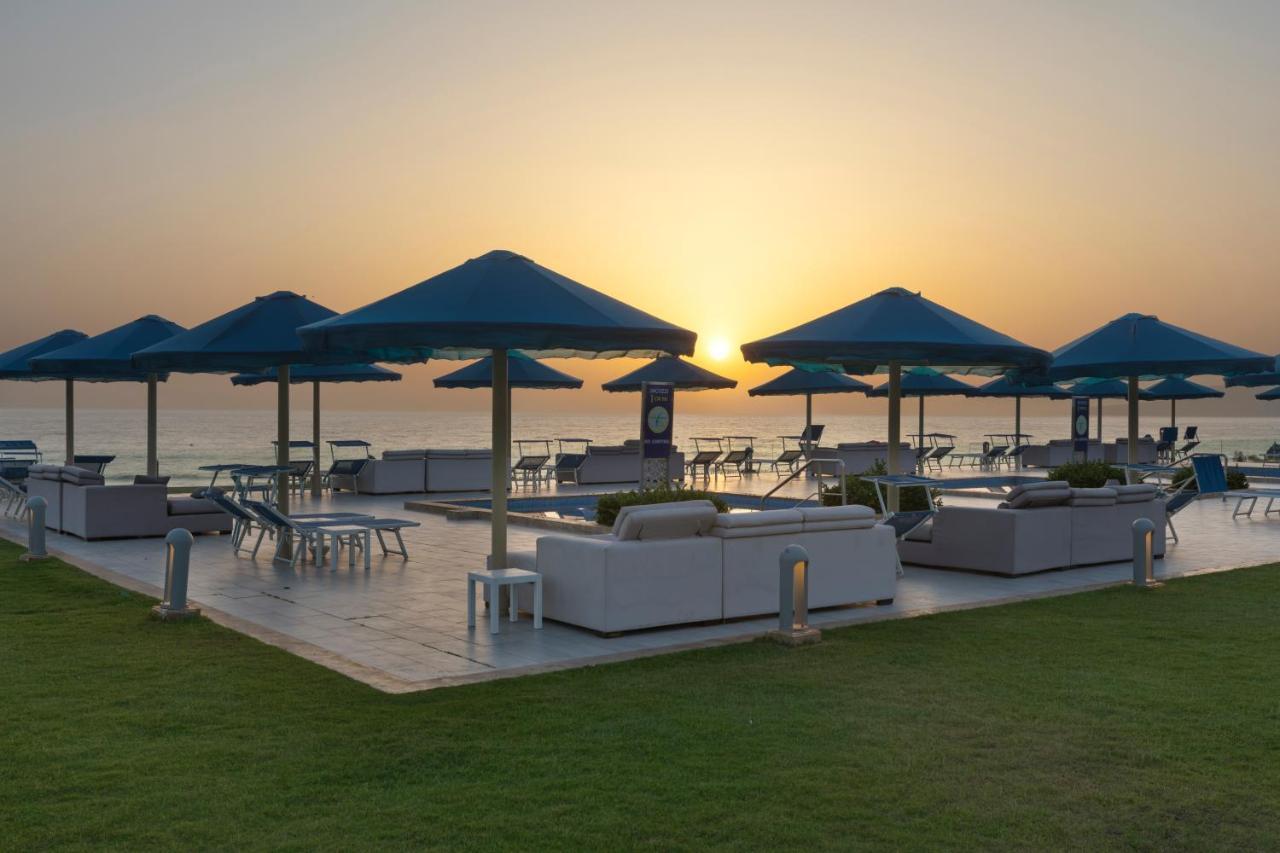 Pickalbatros White Beach Taghazout (Adults Only) Exterior photo The Beach at The Oberoi, Mumbai